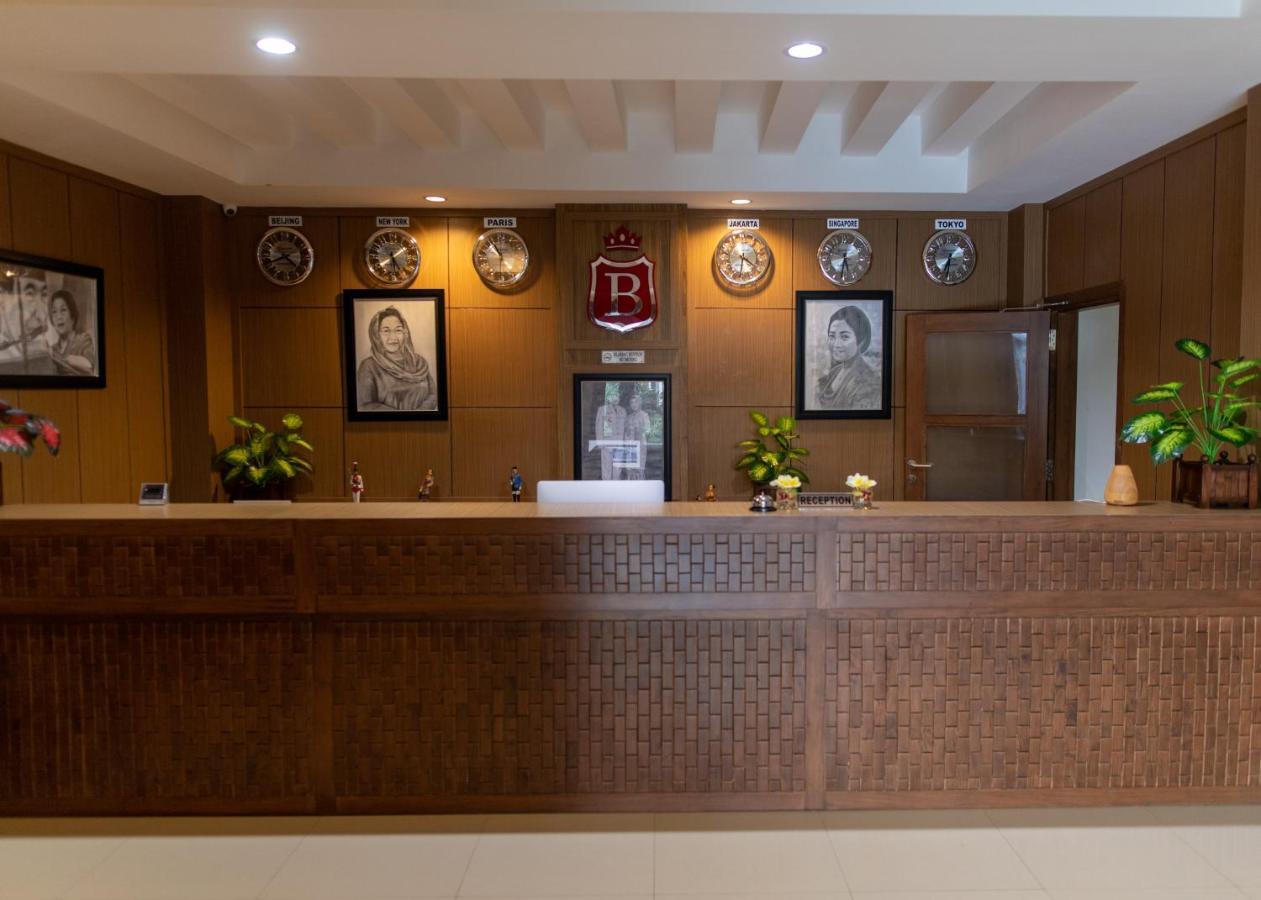 Baratha Hotel & Resto Bondowoso Esterno foto