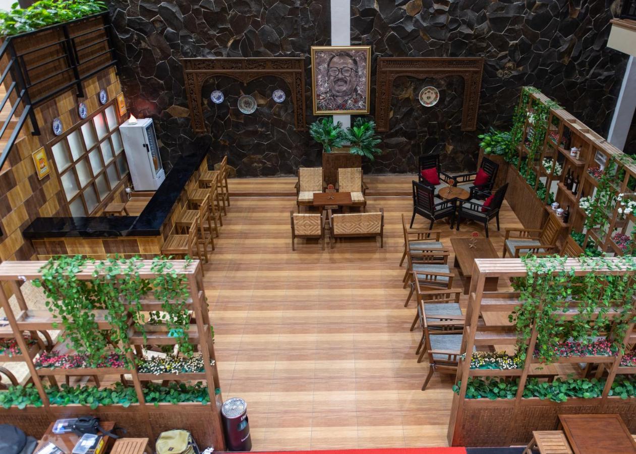 Baratha Hotel & Resto Bondowoso Esterno foto