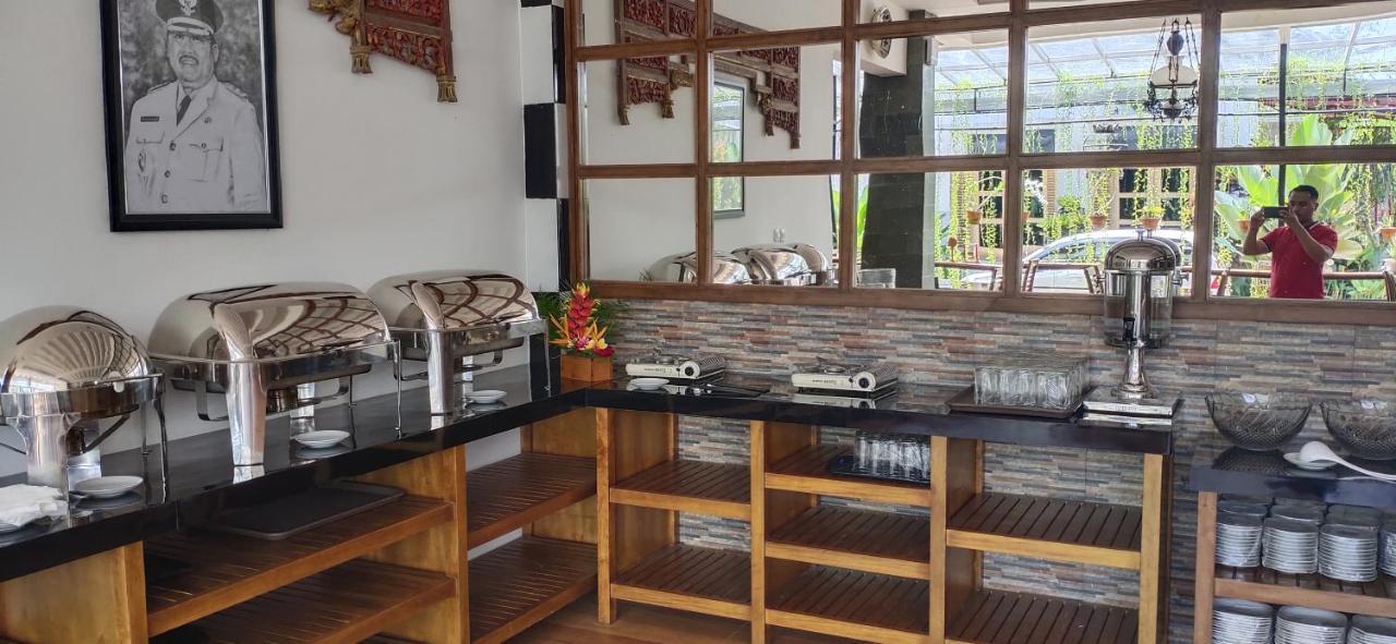 Baratha Hotel & Resto Bondowoso Esterno foto