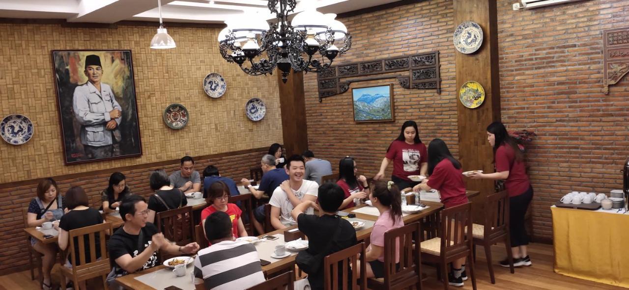 Baratha Hotel & Resto Bondowoso Esterno foto